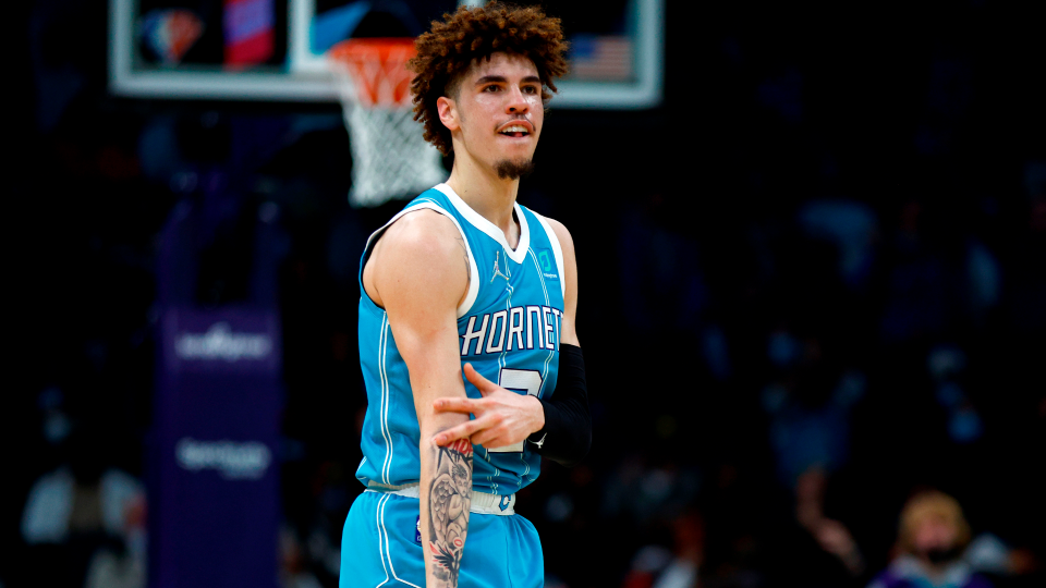 NBA: LaMelo Ball, Hornets run into Steph Curry and the Warriors
