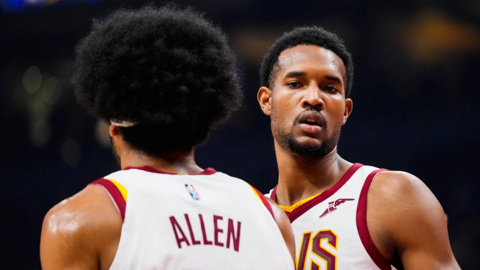 Cavaliers' twin towers Evan Mobley and nba curry jersey Jarrett Allen ...