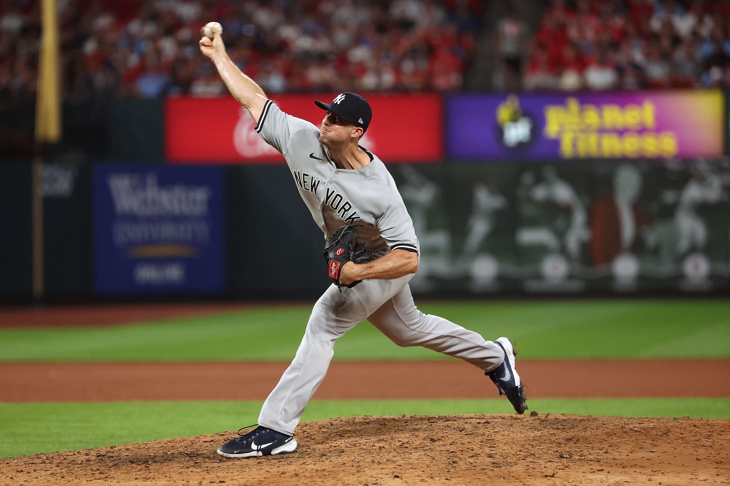 Why has Yankee yankees pinstripe jersey s closer Clay Holmes slumped so  badly in recent weeks?