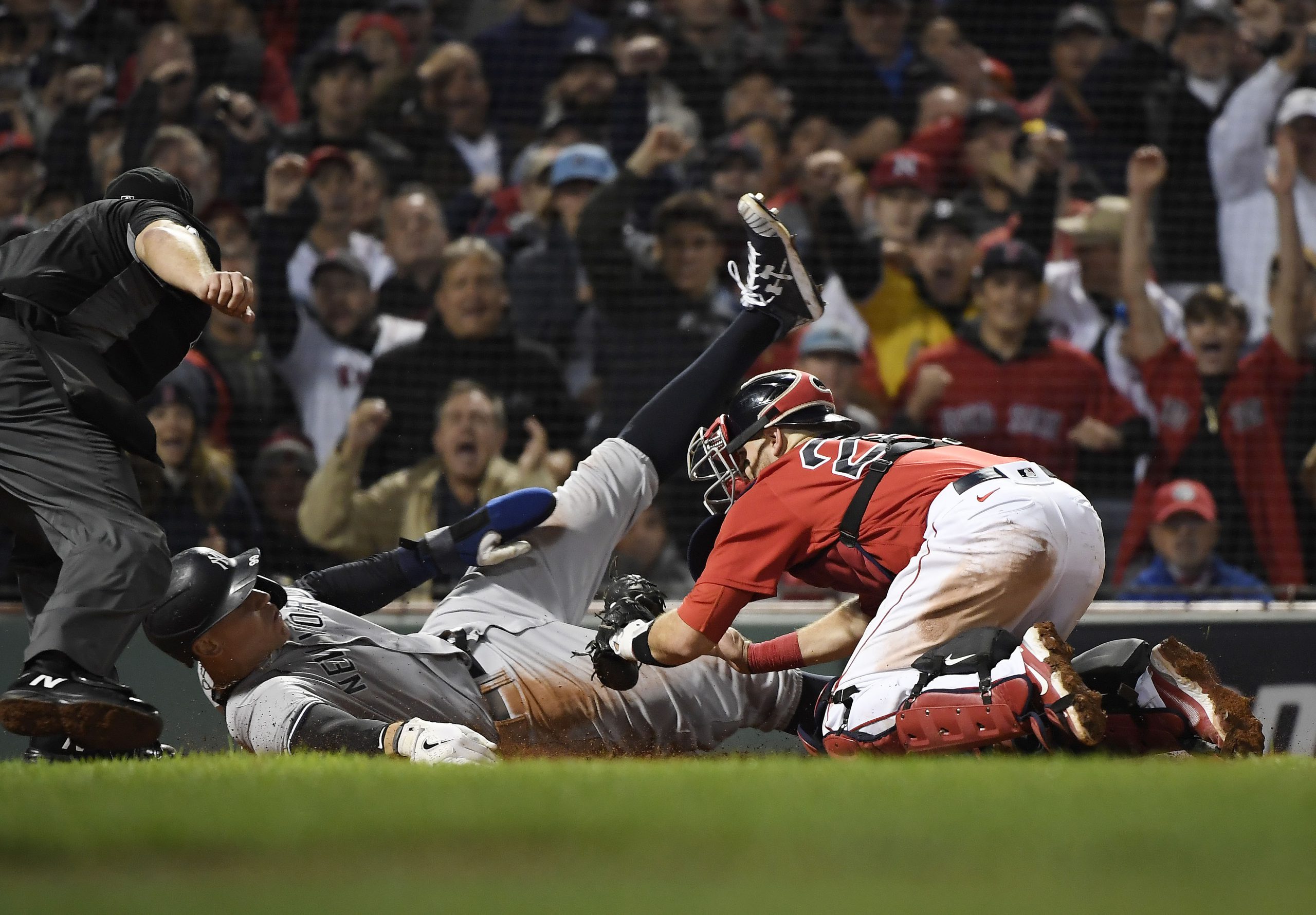Poor yankees mlb jersey white Yankees baserunning returned at the worst  time