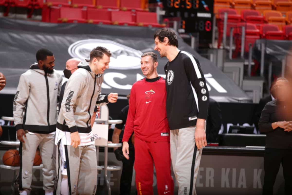 Goran Dragic not taken with “cheerleading position” provided by Mavericks  – Ma dallas mavericks shirt vs Moneyball