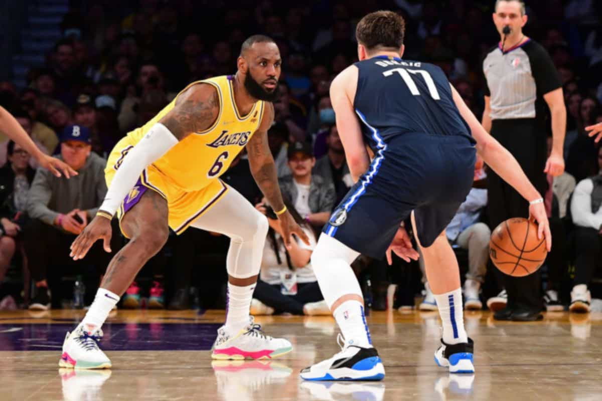 Dallas Mavericks anticipated to host Los Angeles Lakers on Christmas – maverick jerseys  Mavs Moneyball