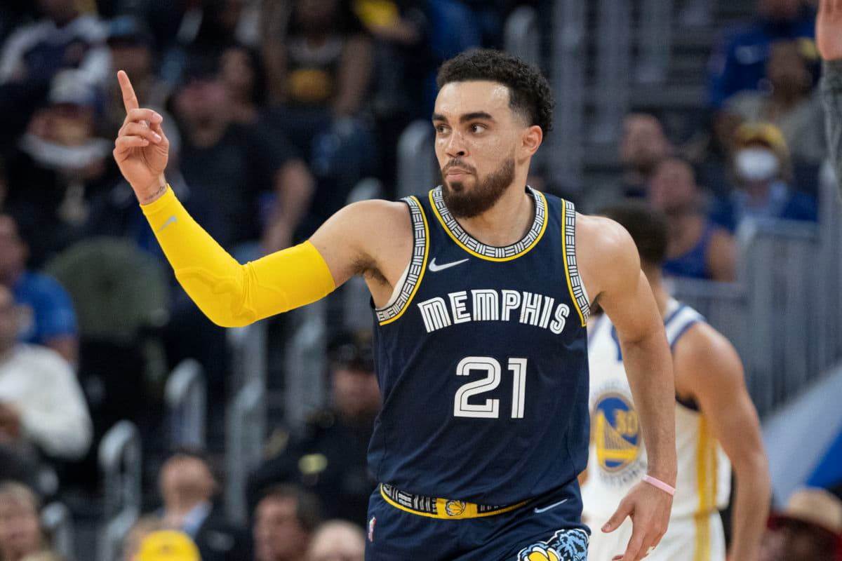 Tyus Jones re-signs with Memphis on a two-year deal – Grizzl dallas mavericks luka doncic jersey y Bear Blues