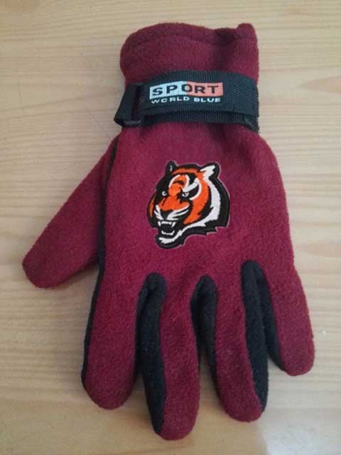 Cincinnati Bengals NFL Adult Winter Warm Gloves Burgundy