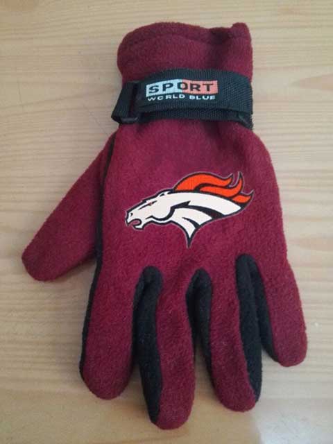 Denver Broncos NFL Adult Winter Warm Gloves Burgundy