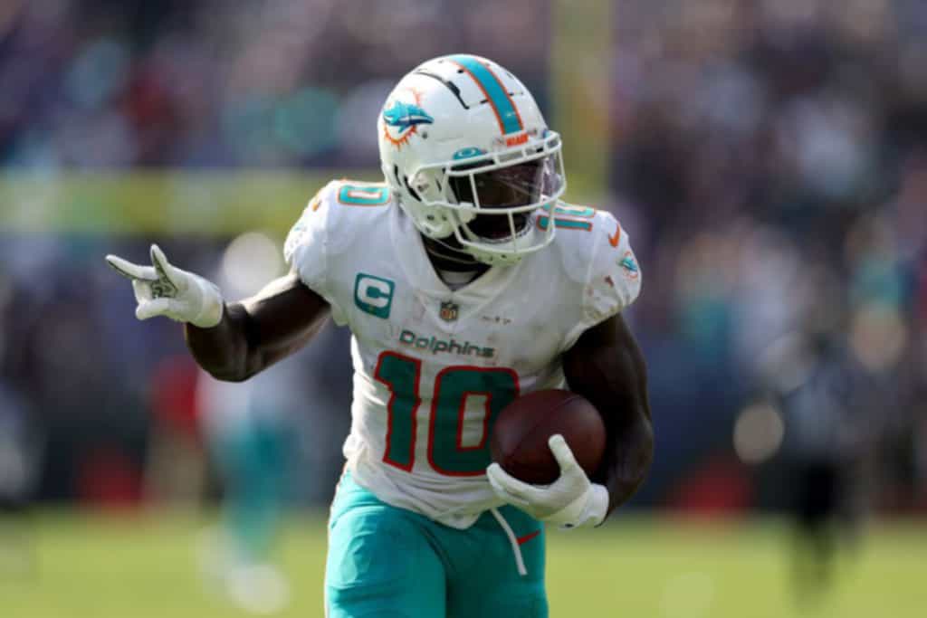 Through four weeks, the Miami Dolphins have had no issue utilizing Tyreek H  buffalo bills store near meill