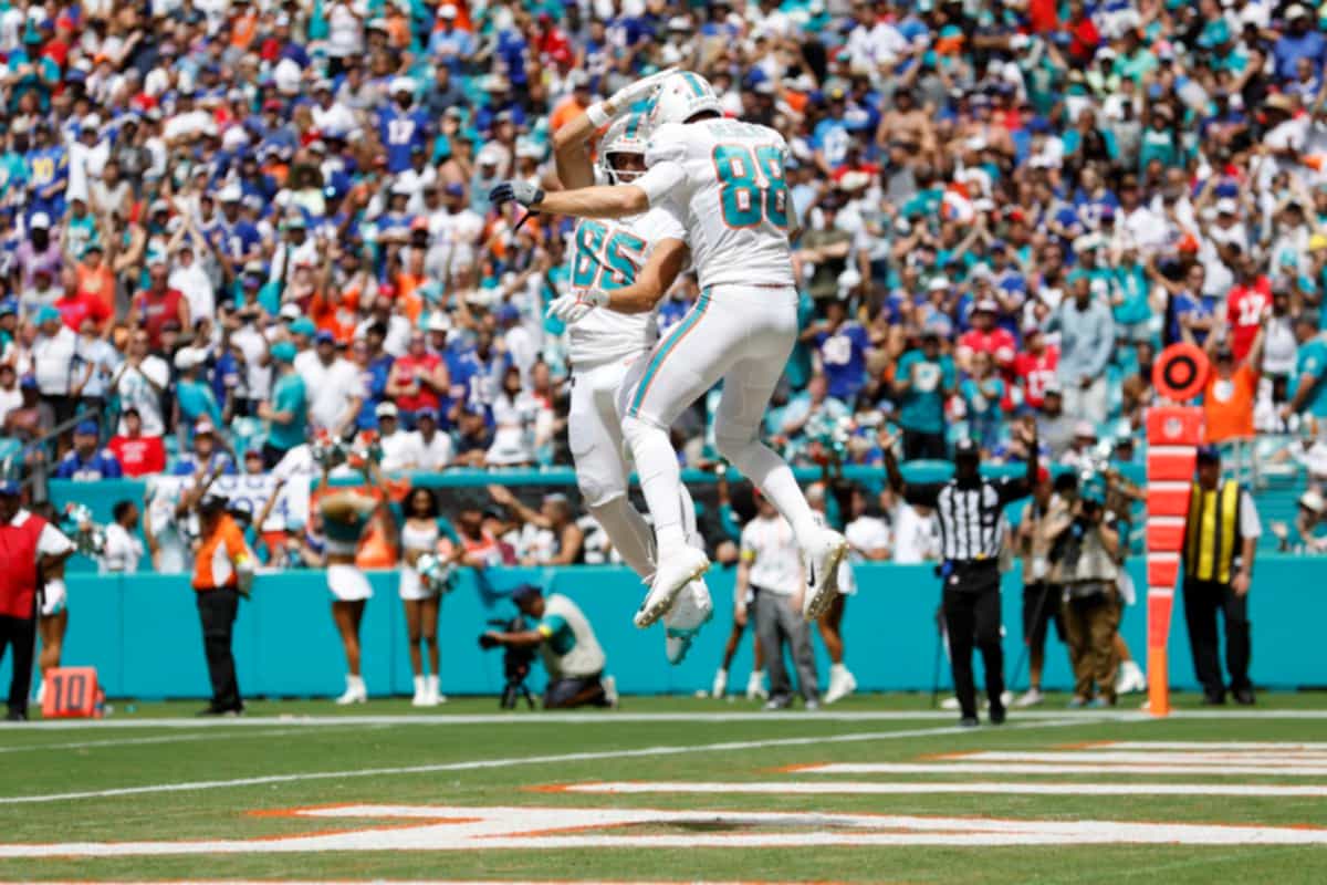 NFL: SEP 25 Bills at Dolphins