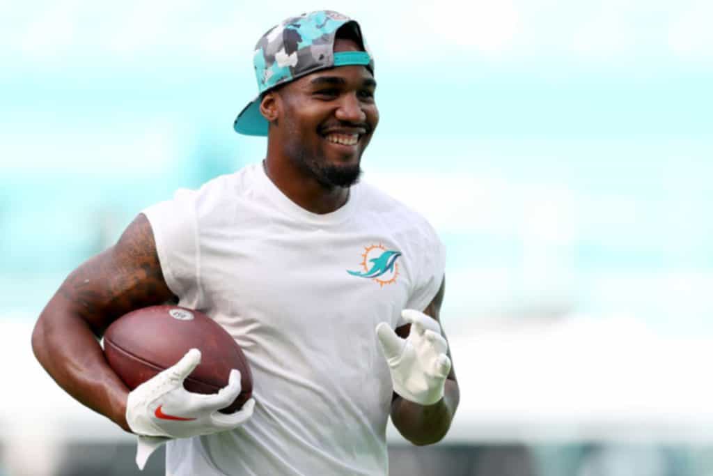 VIDEO | Wa  buffalo bills shirt youthddle Watch: Jaylen Waddle once again practices for the Miami Dolphins on Monday