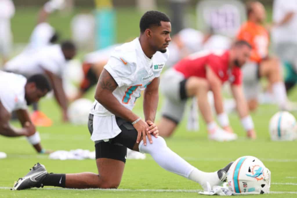 Jaylen Waddle returns to practice for the Miami Dol  buffalo bills store coupon codephins; doesn’t fully participate