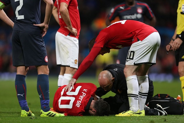 RVP'  manchester united jersey house  s Injury