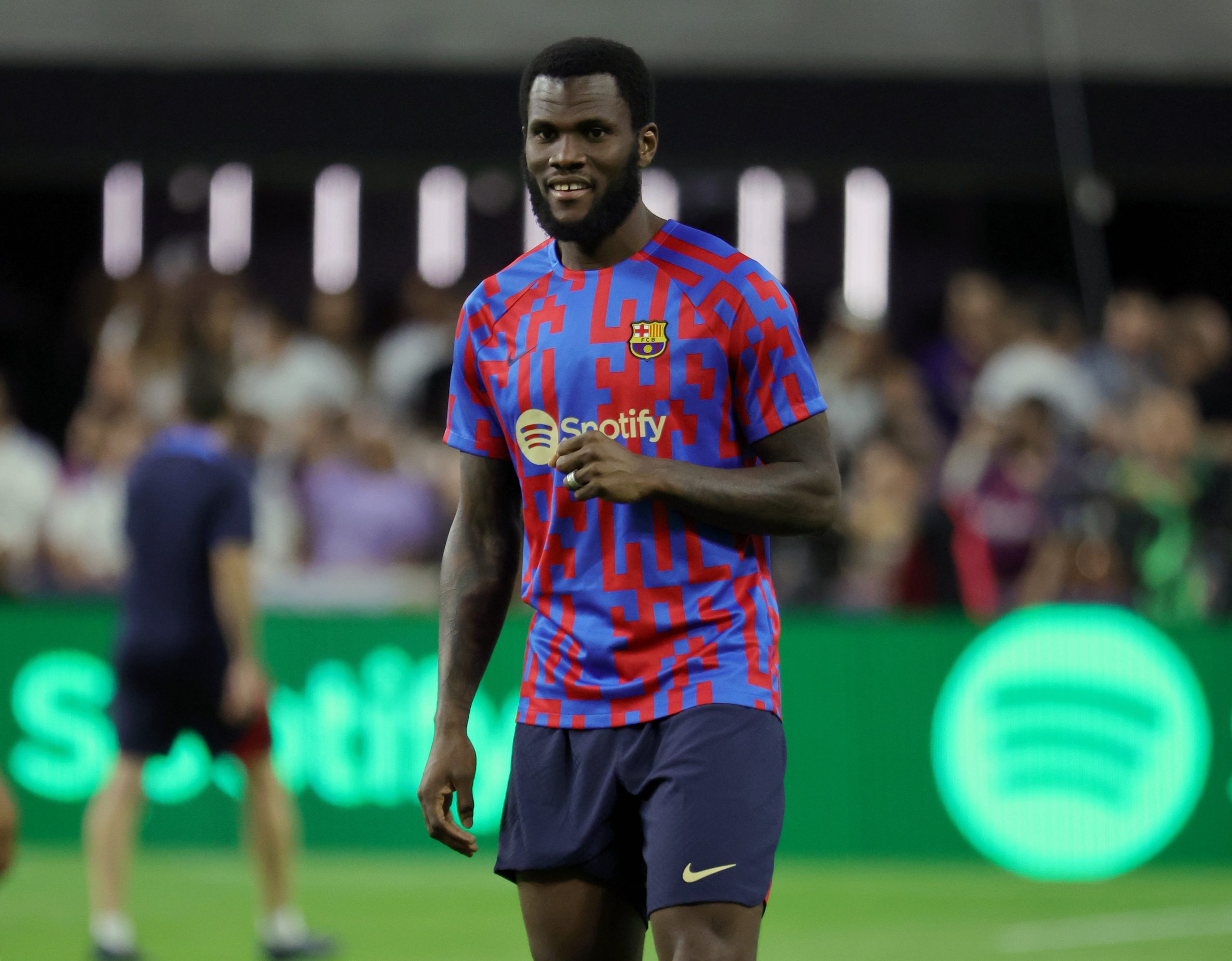 Franck Kessie: Barcelona feels li  manchester united jersey made in  ke a “second family”