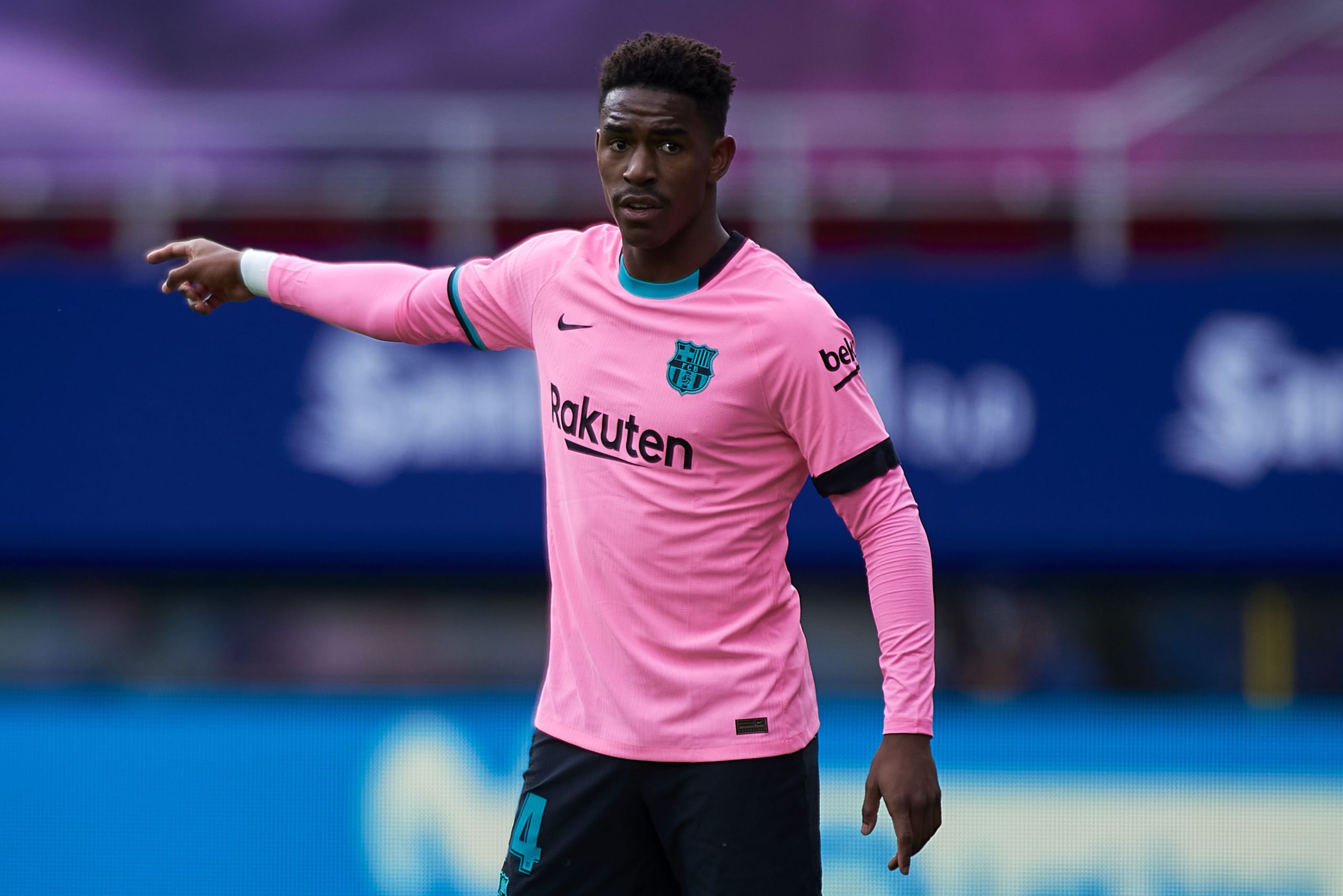 Le  manchester united jersey medium  eds United tipped to sign Junior Firpo this week