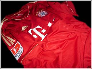 FC Bayern home jersey front
