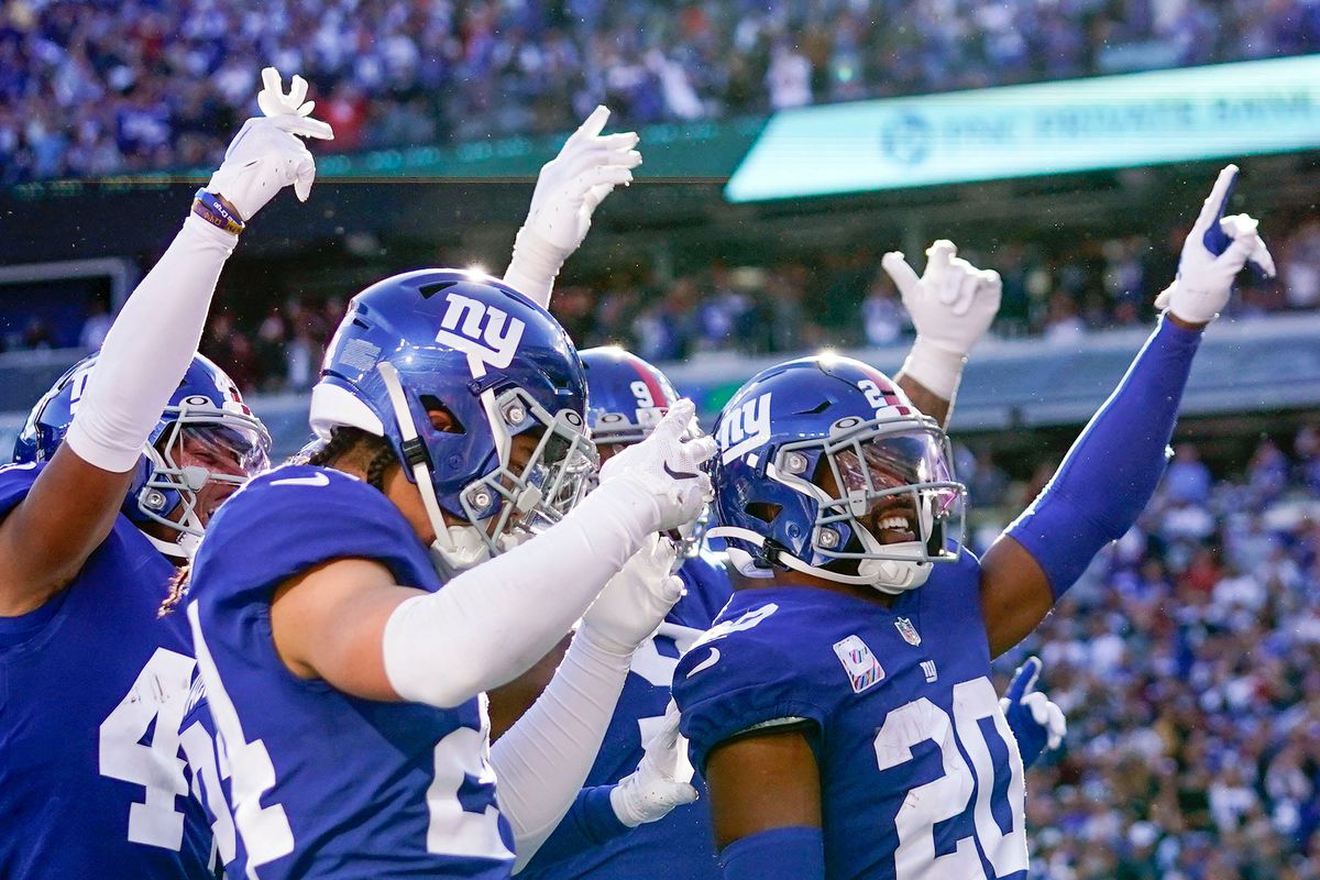 Giants-Cowboys 'Kudos & Wet Willies' review: Has la dodgers jersey