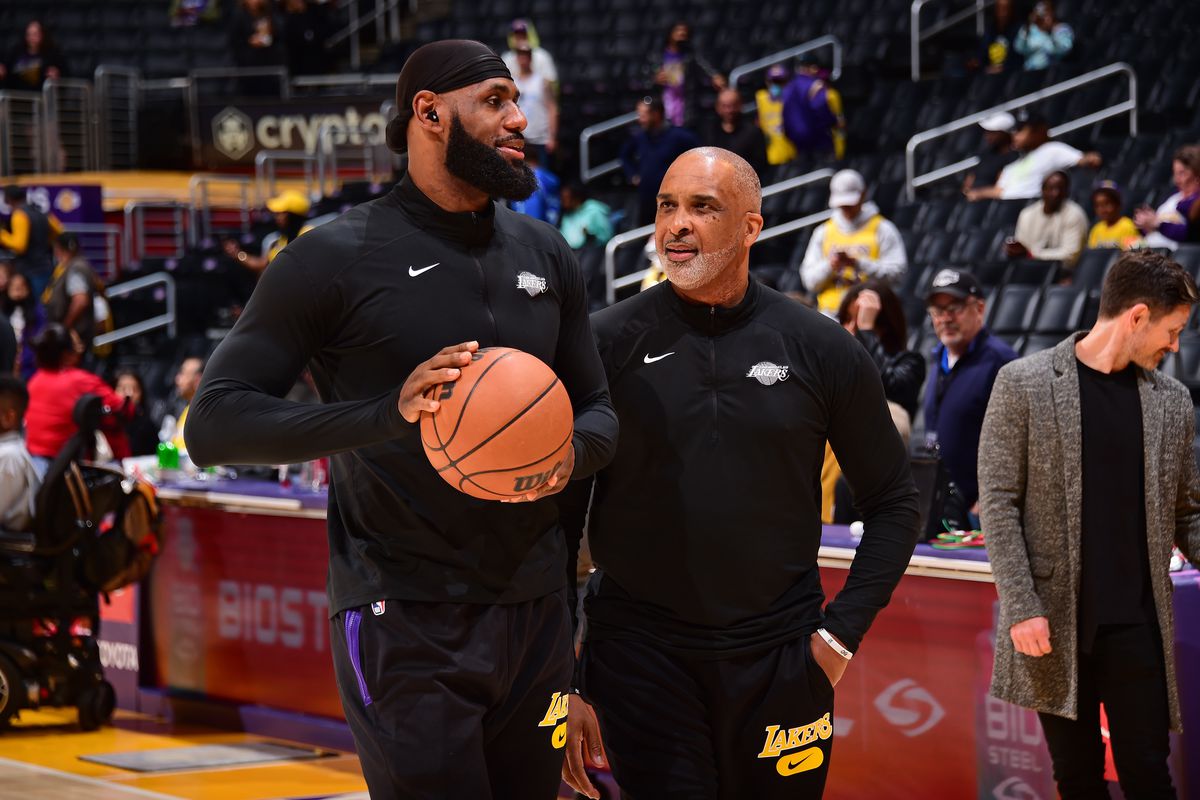 Report: Lakers prefer patience, may wait until January for trade - Silver  Screen and Roll