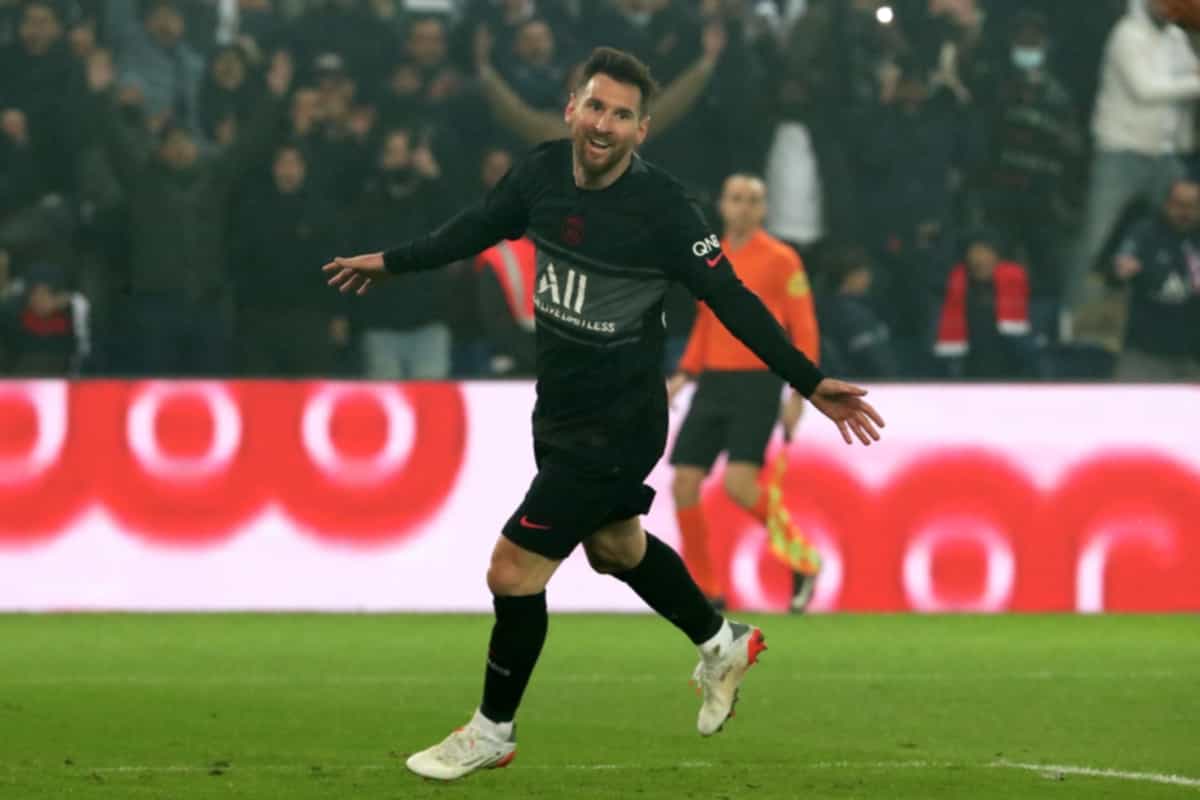 Lionel Messi scores first Ligue 1 goal in world class fashion as PSG man curls in beauty after being set up by Kylian Mbappe